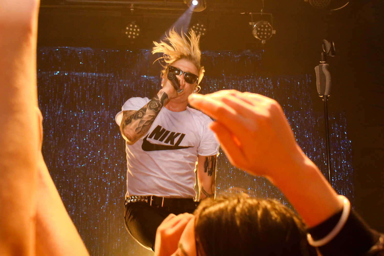 Группа Агонь закатила новогоднюю вечеринку для друзей